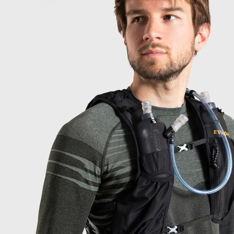 EVADICT CAMISETA SIN COSTURAS CONFORT MANGA LARGA TRAIL RUNNING HOMBRE NEGRO CAQUI - Imagen 4