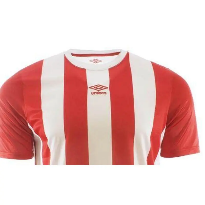 Camiseta Umbro Brave Red Niño - Imagen 3