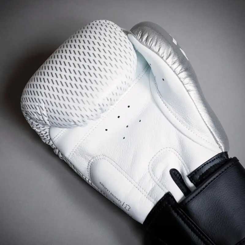 Guantes De Muay Thai Cuero Outshock 500 Blanco/plateado - Imagen 2
